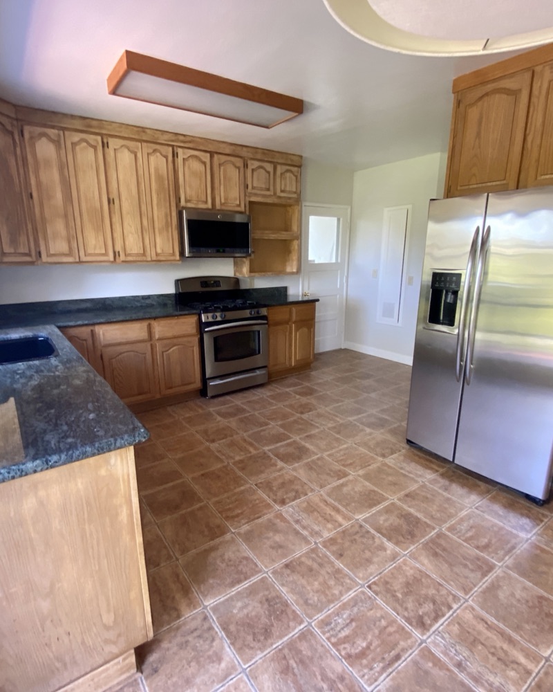 A granite kitchen in an Orinda rental home.